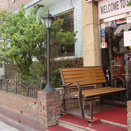Goodstay Saewha Hostel